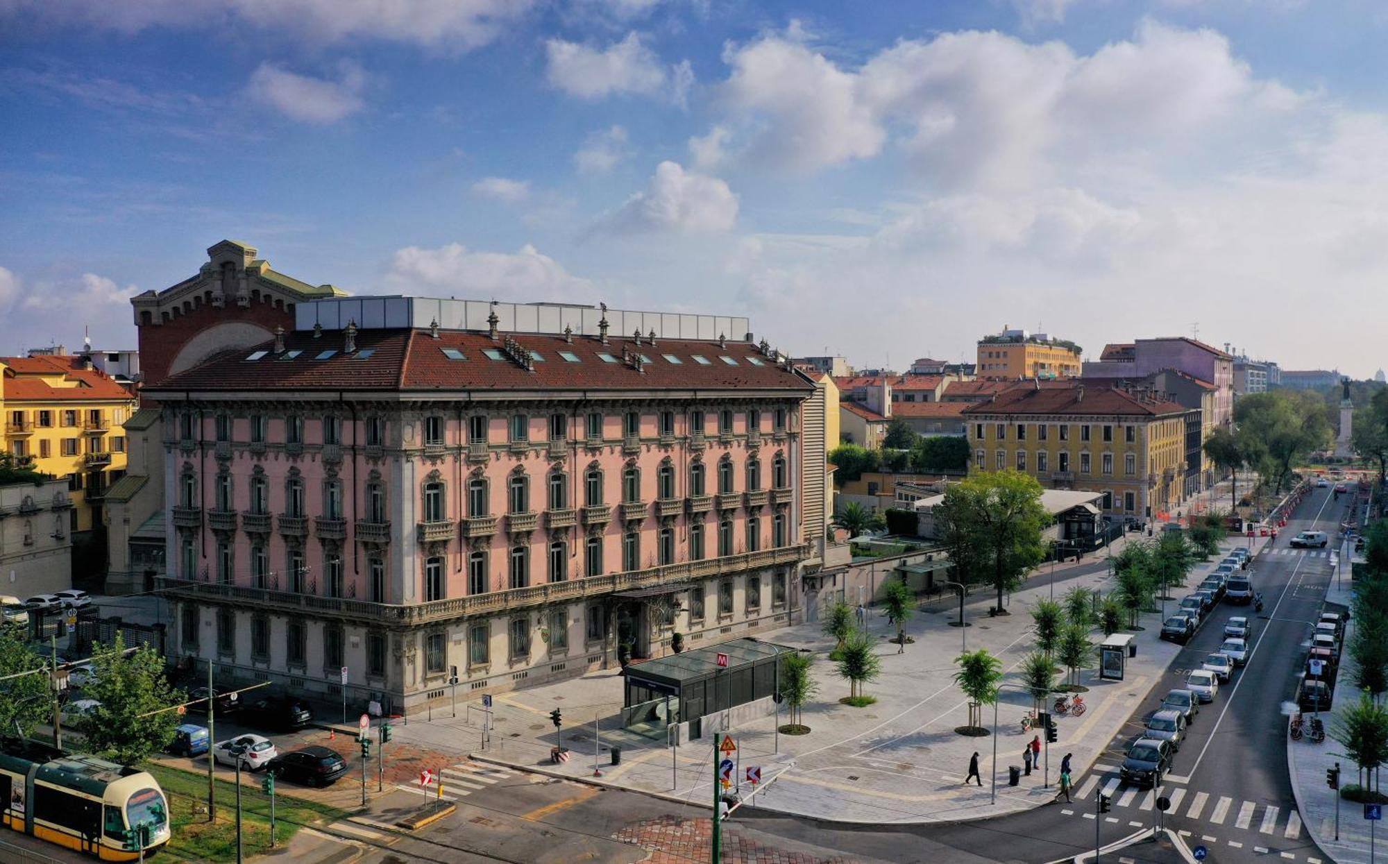 Chateau Monfort - Relais & Chateaux Hotel Milan Exterior photo