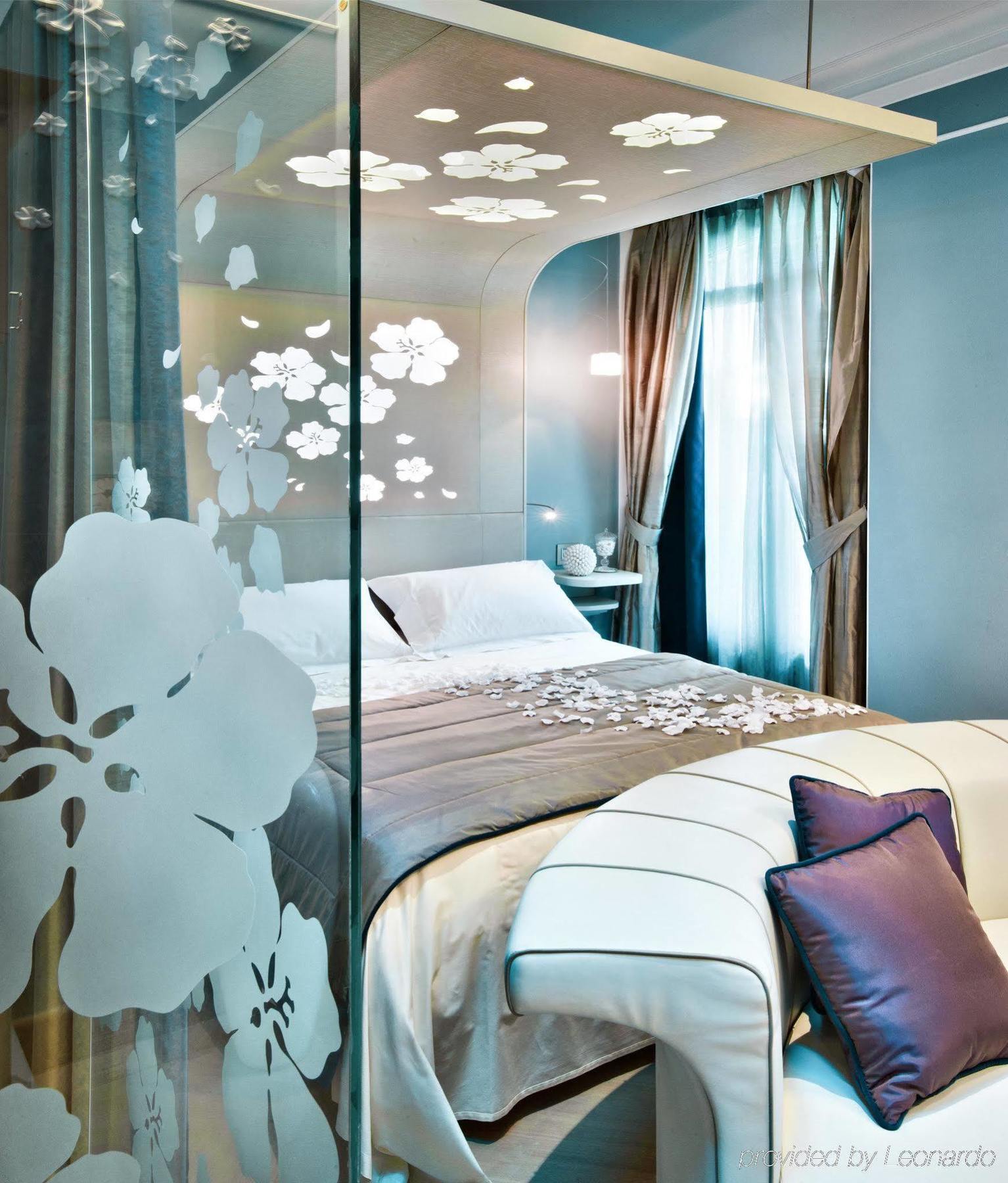 Chateau Monfort - Relais & Chateaux Milan Room photo A room at the hotel